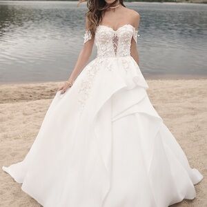 Maggie Sottero White Strapless Wedding Dress Wedding Size 8 in Ivory Color